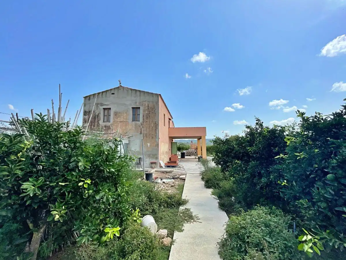 Country house zum Verkauf in Tortosa mit Klimaanlage, Heizung und Privatgarten