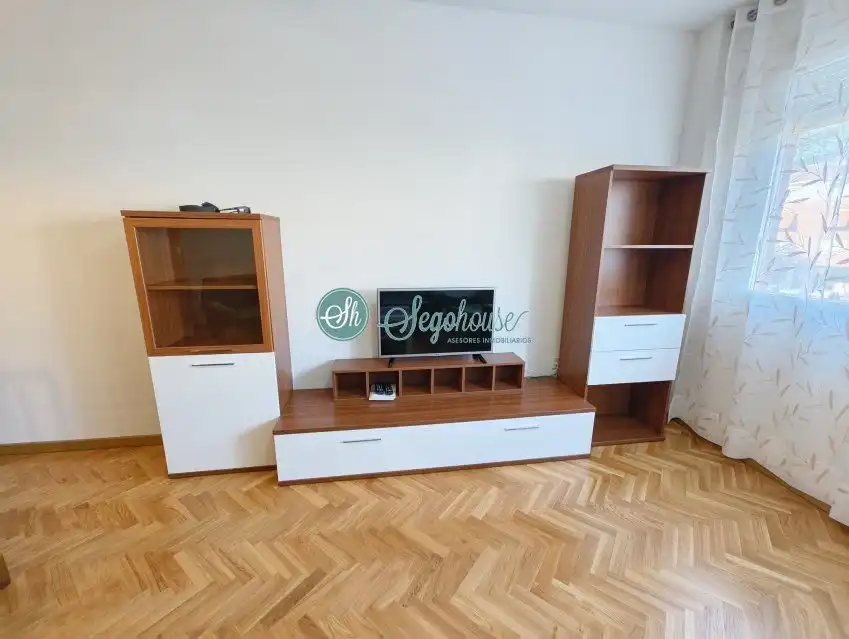 Wohnzimmer von Wohnung zur Miete in Segovia mit Heizung, Parkett und Terrasse
