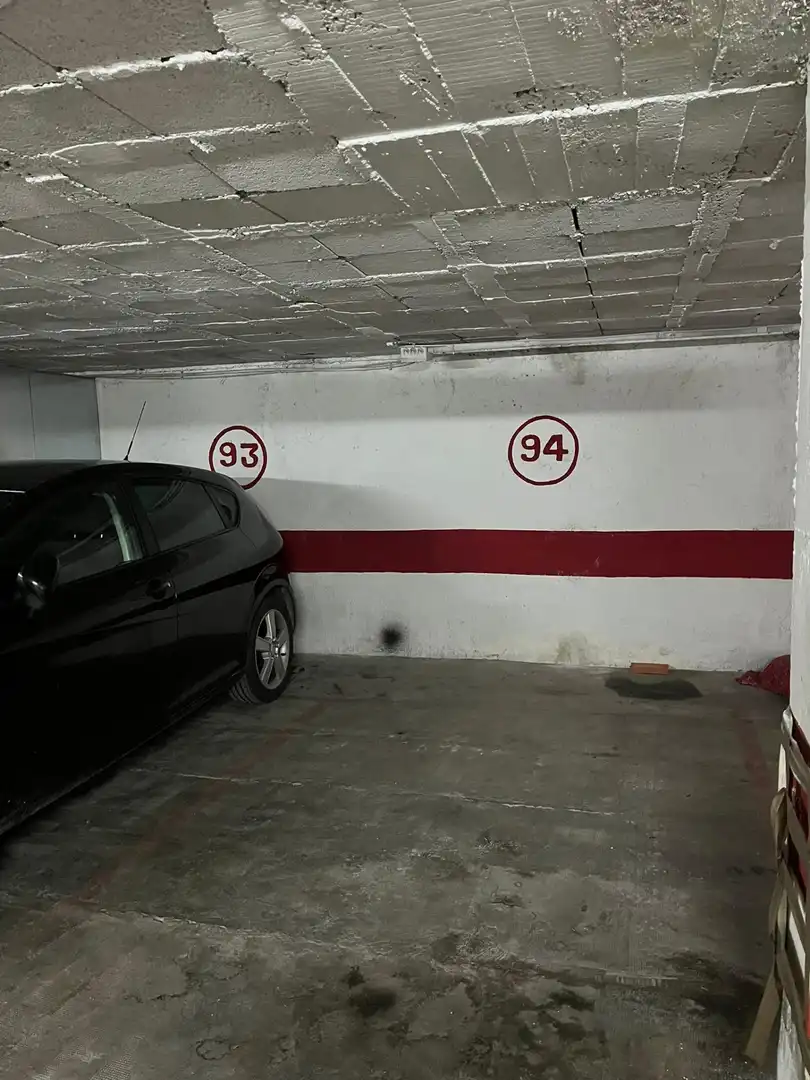 Parkplatz von Garage zum Verkauf in Granada