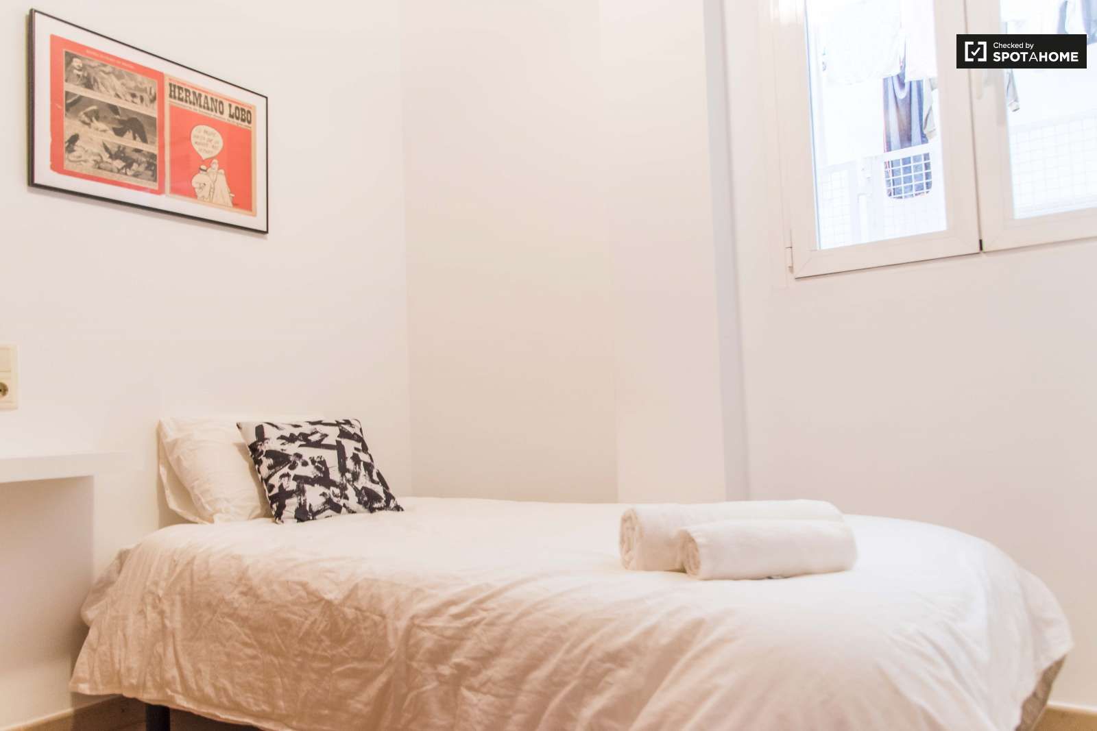 Bedroom of Flat for share in  Valencia Capital  with Air Conditioner and Terrace