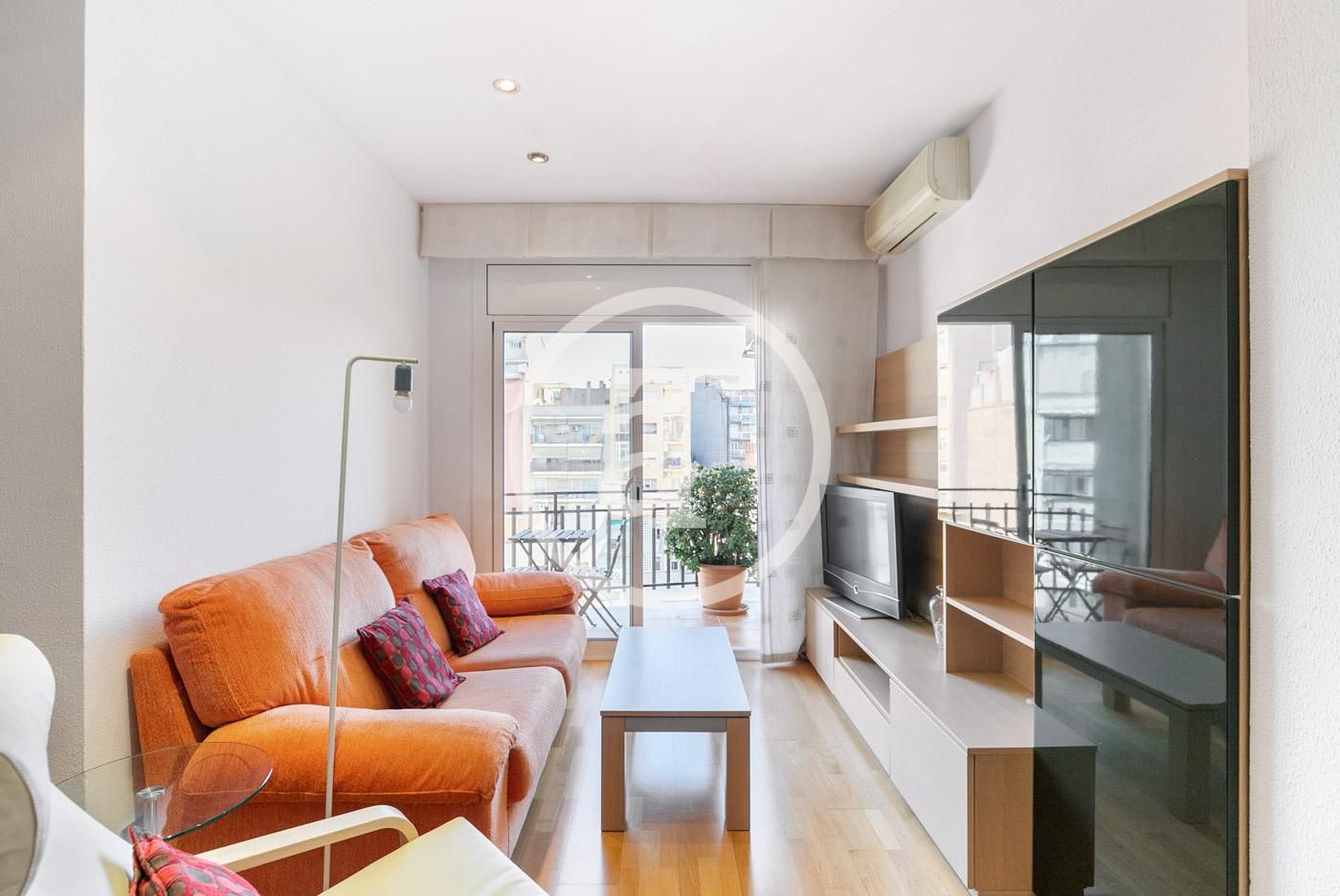 Living room of Flat for rent in  Barcelona Capital  with Air Conditioner, Heating and Furnished