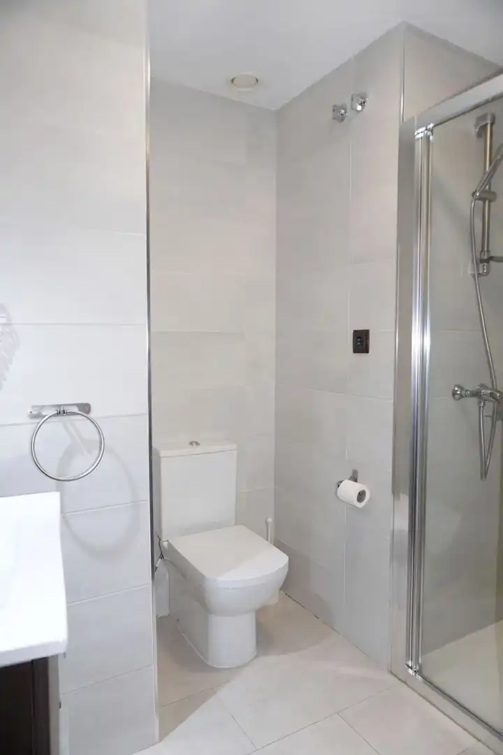 Bany de Edifici en venda en El Hoyo de Pinares 