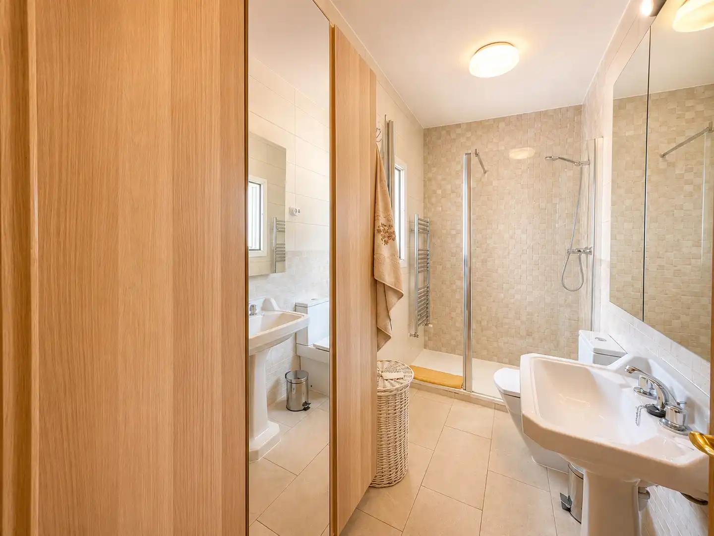 Bathroom of Houses for rent in Hoyo de Manzanares  with Private garden, Swimming Pool and Furnished