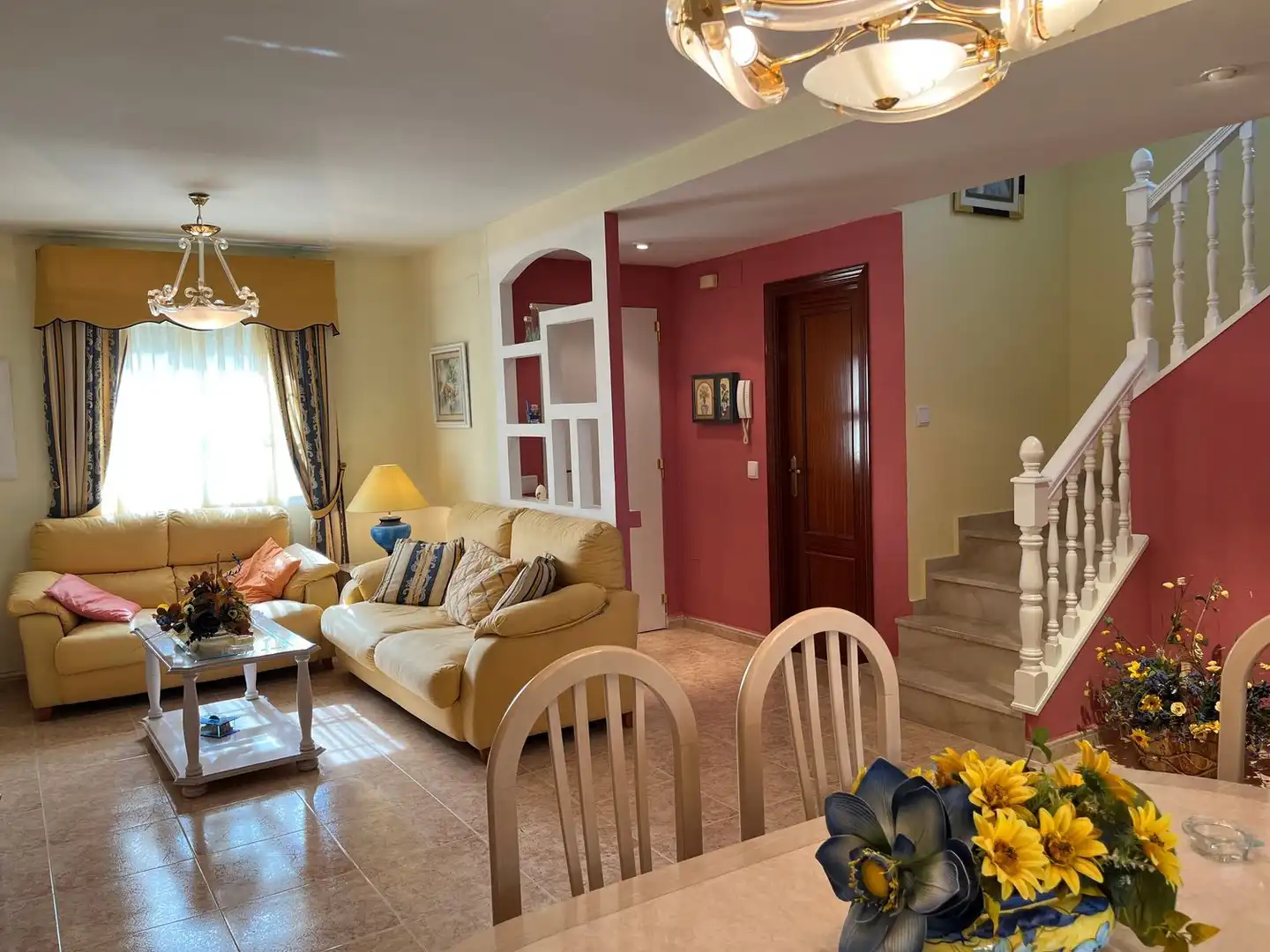 Sala de estar de Casa adosada en venta en Ciudad Real con Aire acondicionado, Calefacción y Terraza