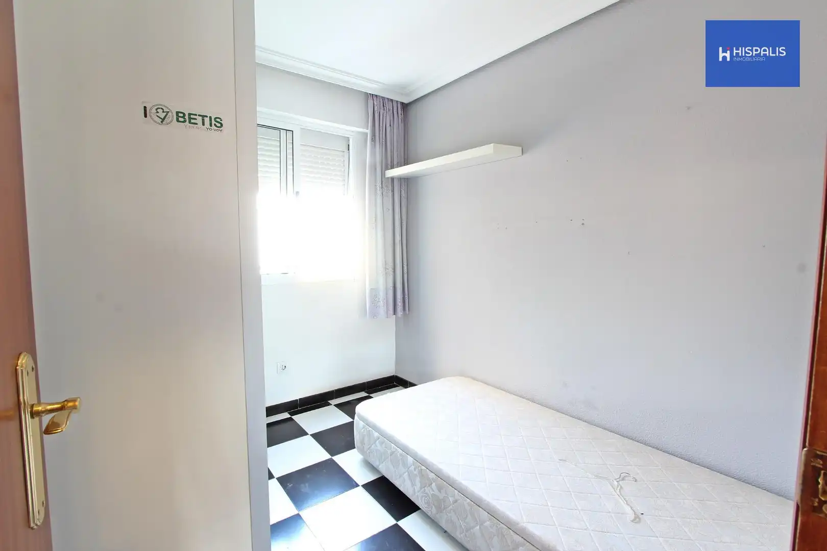 Bedroom of Flat for sale in Sevilla  with Air Conditioner