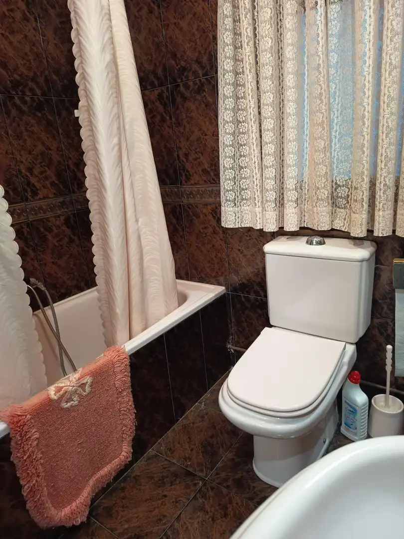 Baño de Piso en venta en Palencia con Calefacción y Balcón