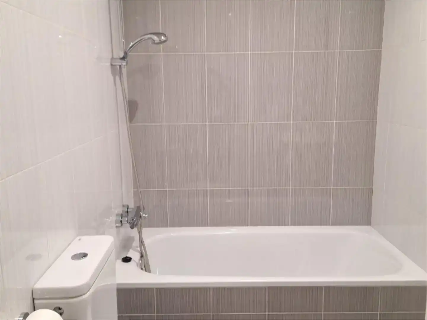 Baño de Piso en venta en Batea con Parquet y Balcón