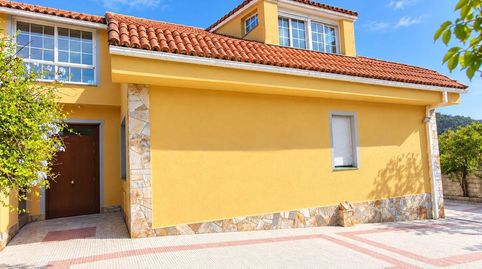 Foto 3 de Casa o xalet en venda a Calle Vilarrodís, Oseiro, Arteixo