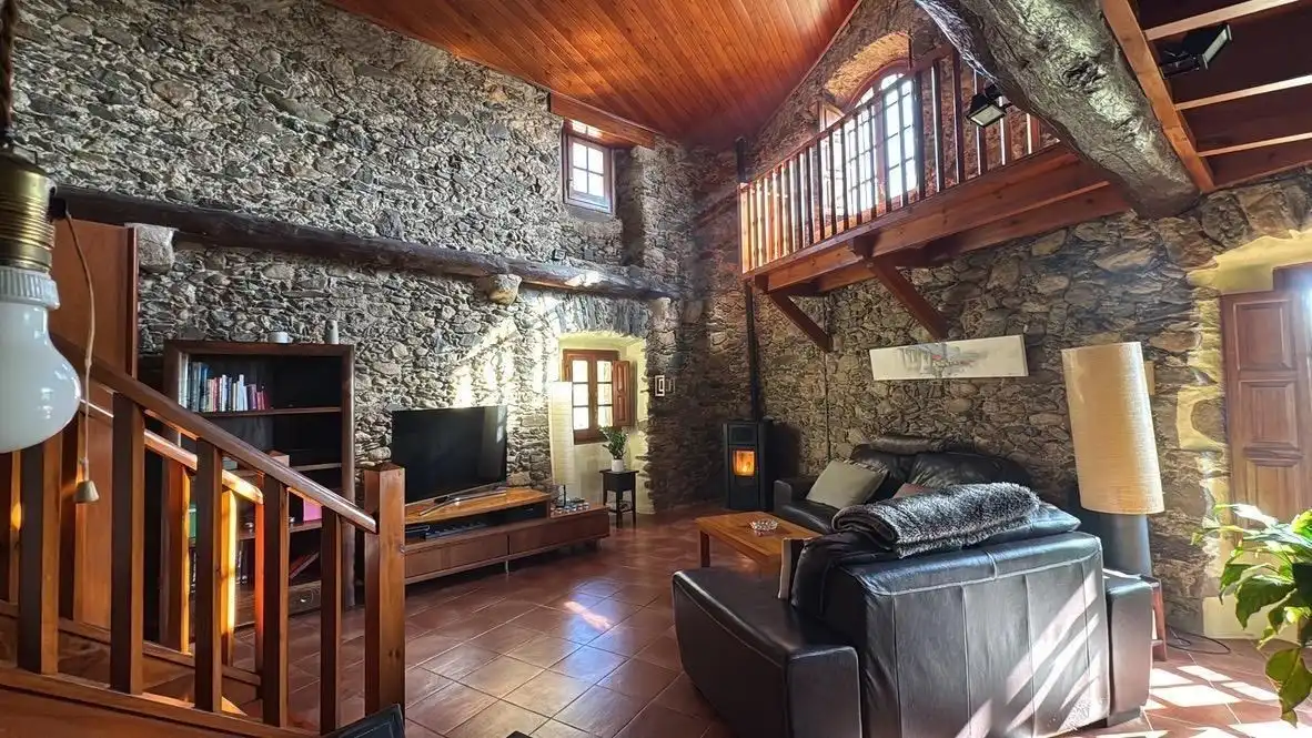 Sala d'estar de Finca rústica en venda en Rabós amb Calefacció, Terrassa i Balcó