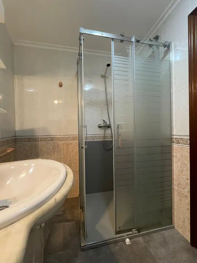 Bany de Apartament en venda en Ferrol amb Traster, Forn i Rentadora
