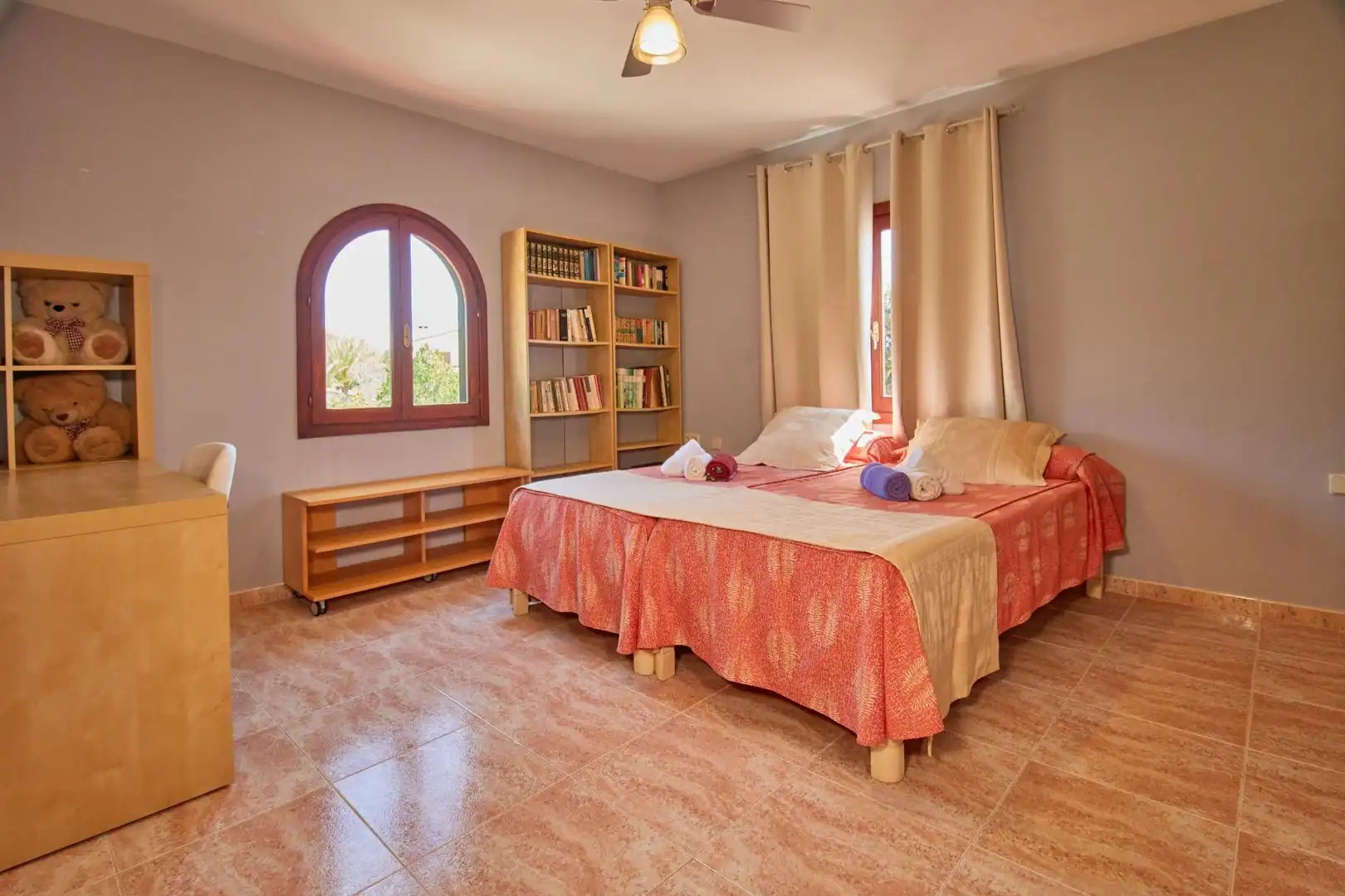 Habitación de Finca rústica en venta en Llucmajor con Aire acondicionado, Jardín privado y Terraza