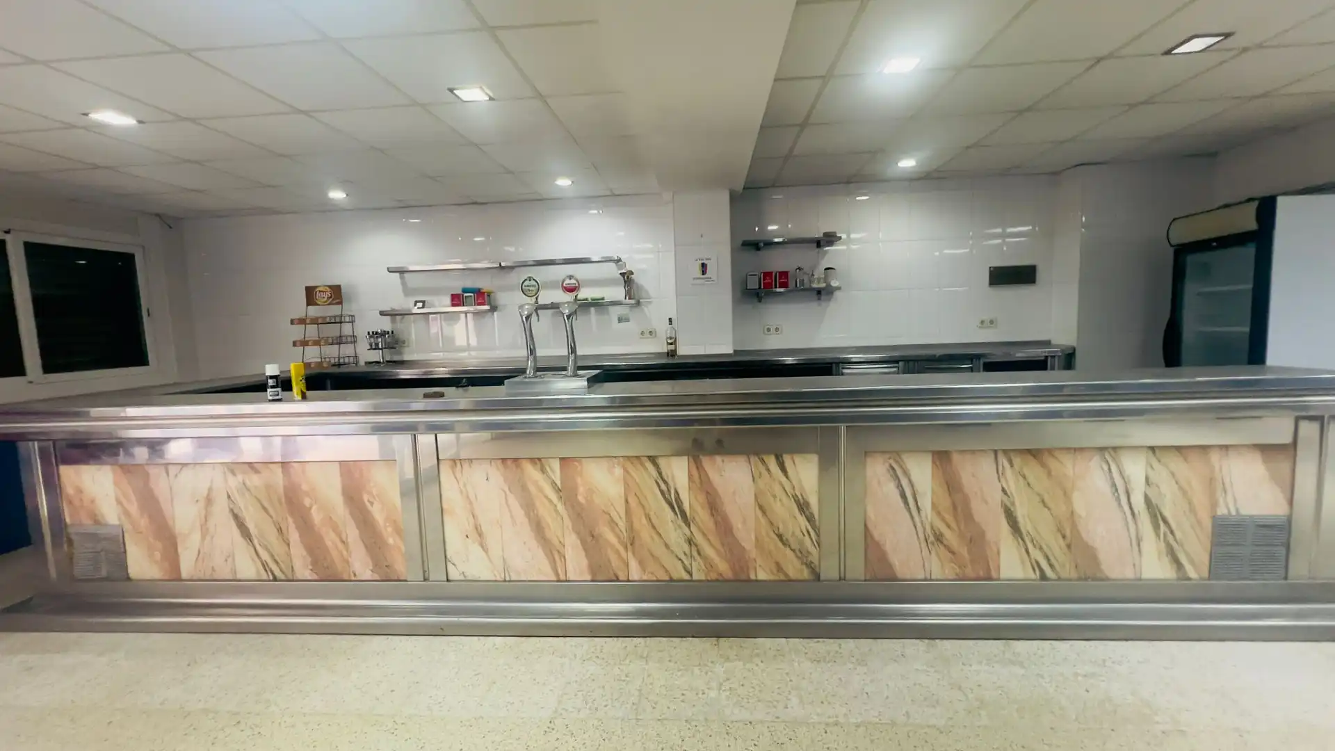 Local comercial en venta en Carrer de la Selva, imagen 4