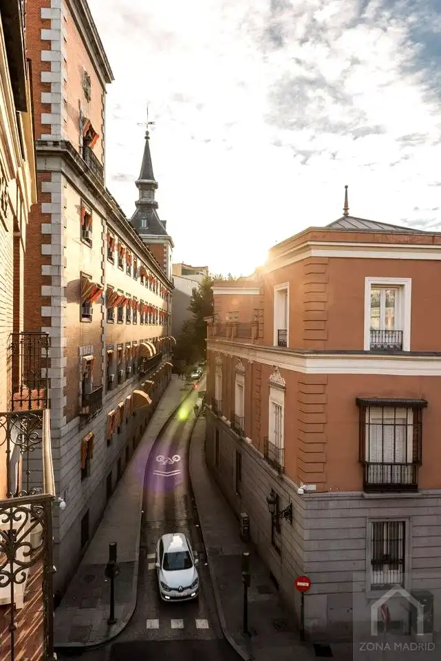 Vista exterior de Estudi en venda en Madrid amb Moblat