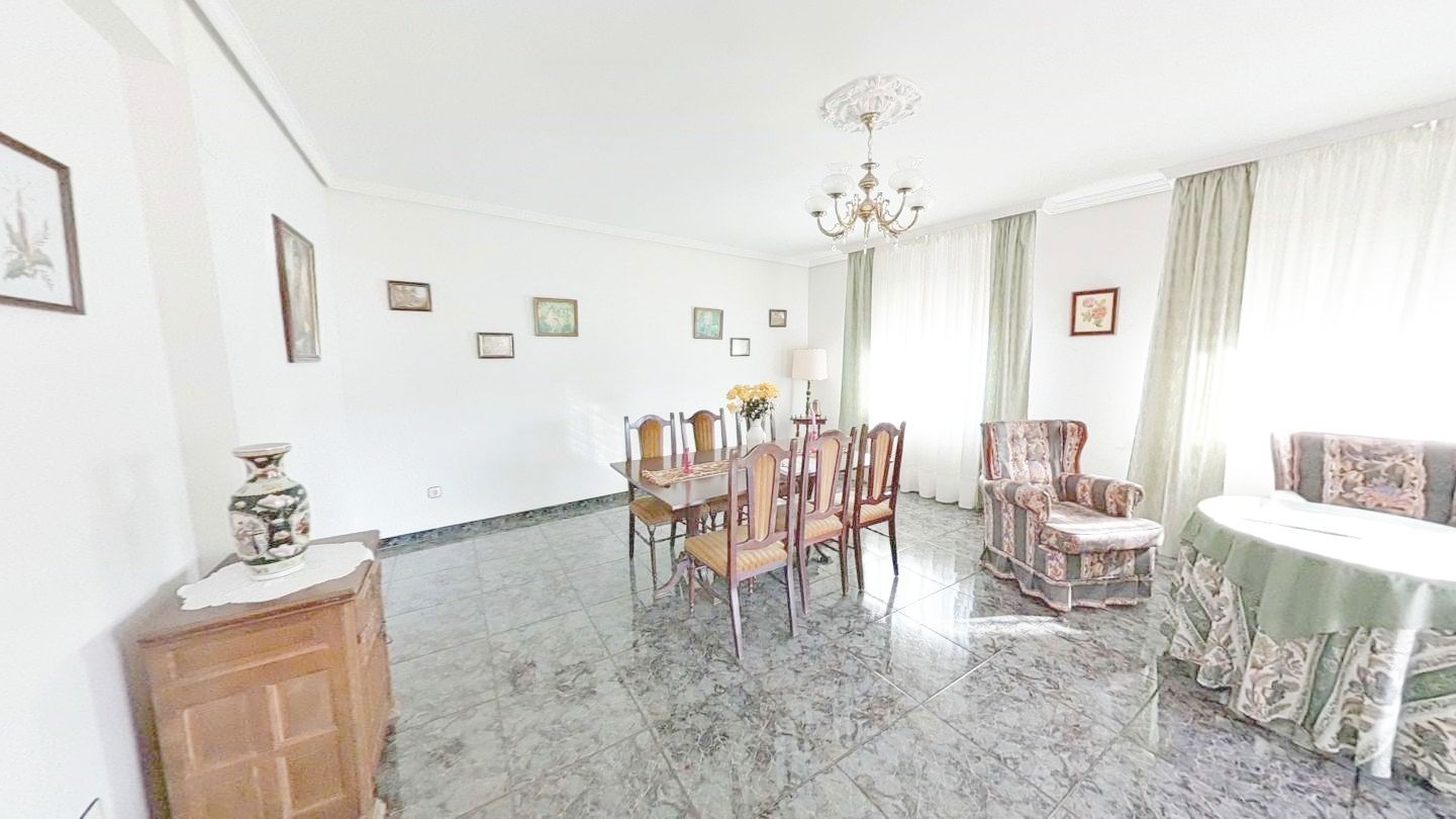 Comedor de Piso en venta en Navahermosa con Calefacción, Terraza y Amueblado