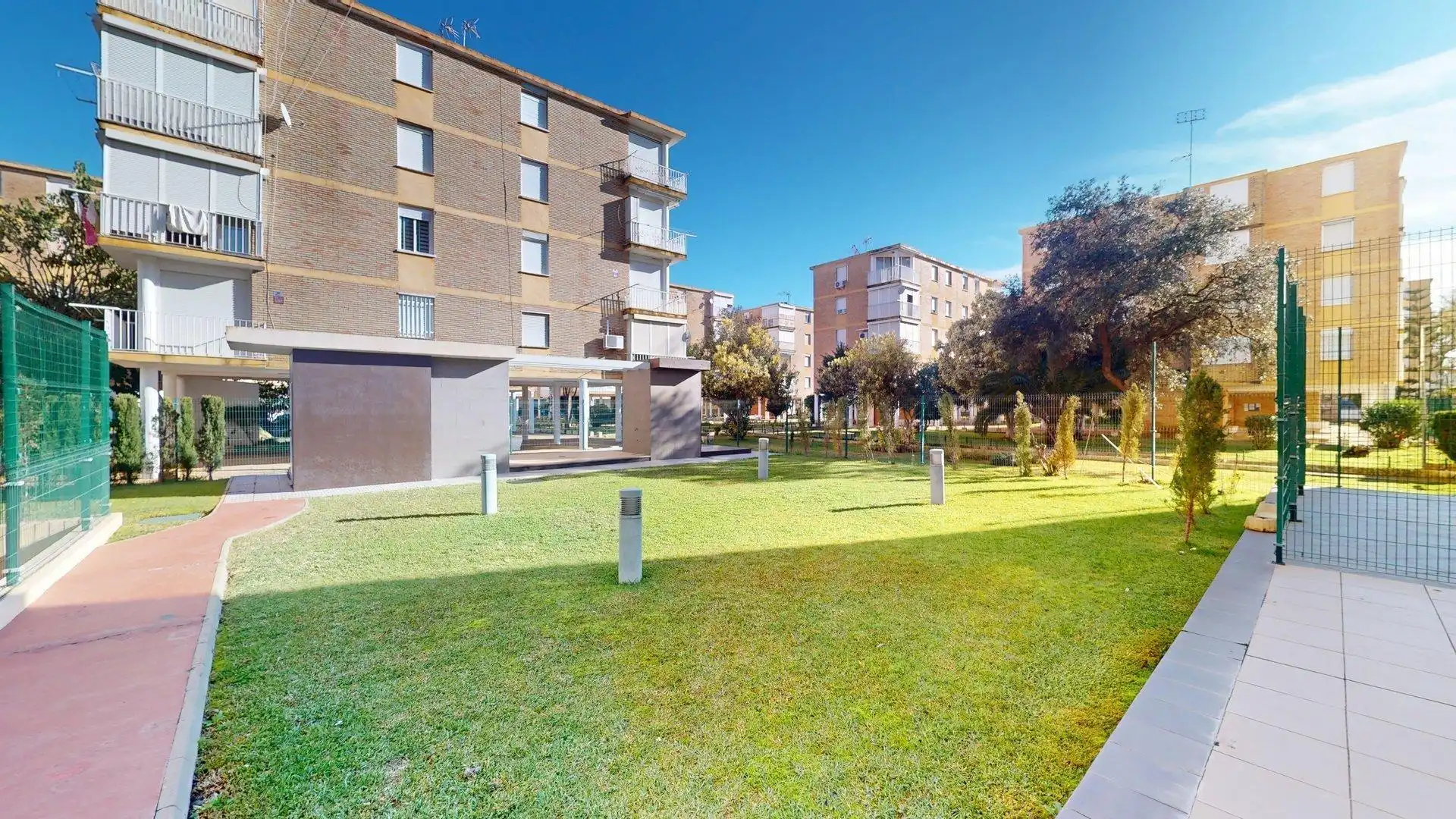 Vista exterior de Pis en venda en Isla Cristina amb Jardí privat, Terrassa i Traster