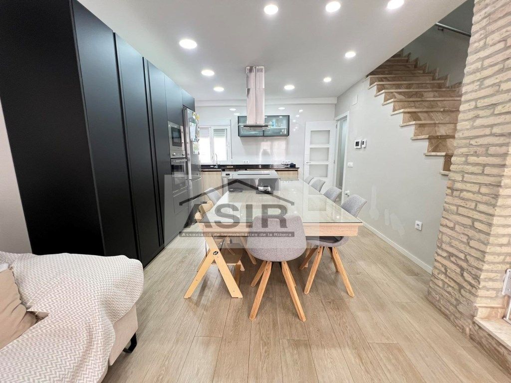 Cuina de Casa o xalet en venda en Alzira amb Aire condicionat i Terrassa