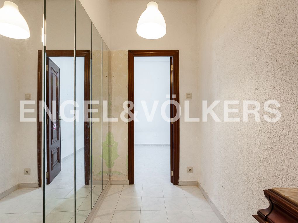 Apartment for sale in  Valencia Capital  with Air Conditioner, Heating and Terrace