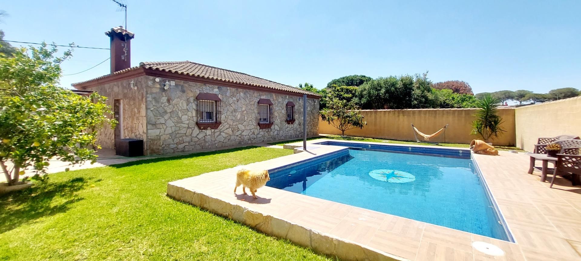 Piscina de Casa o chalet en venta en Chiclana de la Frontera con Aire acondicionado, Trastero y Piscina