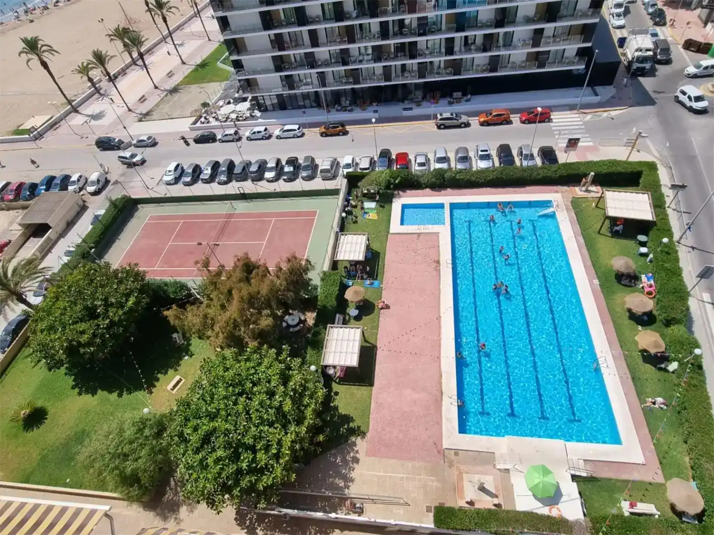 Piscina de Apartament de lloguer en El Puig de Santa Maria amb Aire condicionat, Jardí privat i Terrassa