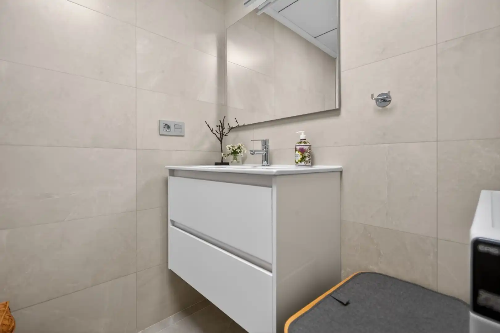 Bathroom of Flat for sale in Torrevieja  with Air Conditioner, Heating and Terrace