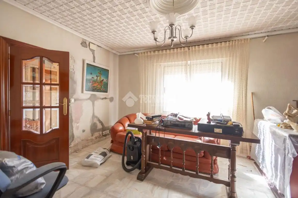 Casa aparellada en venda a Girón, imagen 3