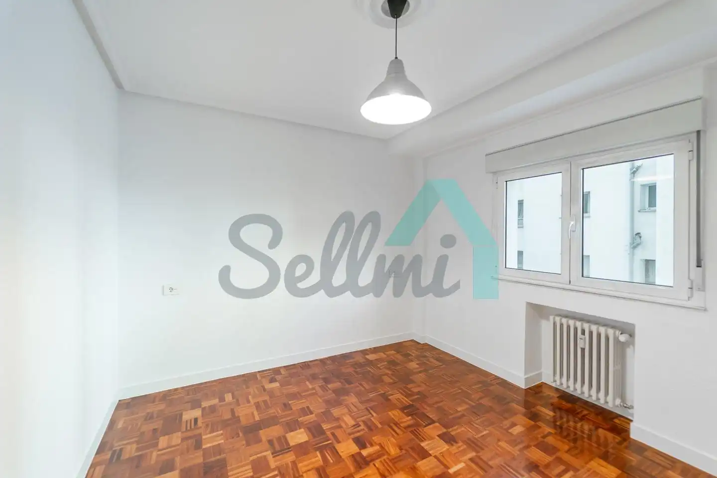 Bedroom of Flat for sale in Oviedo   with Heating, Parquet flooring and Storage room