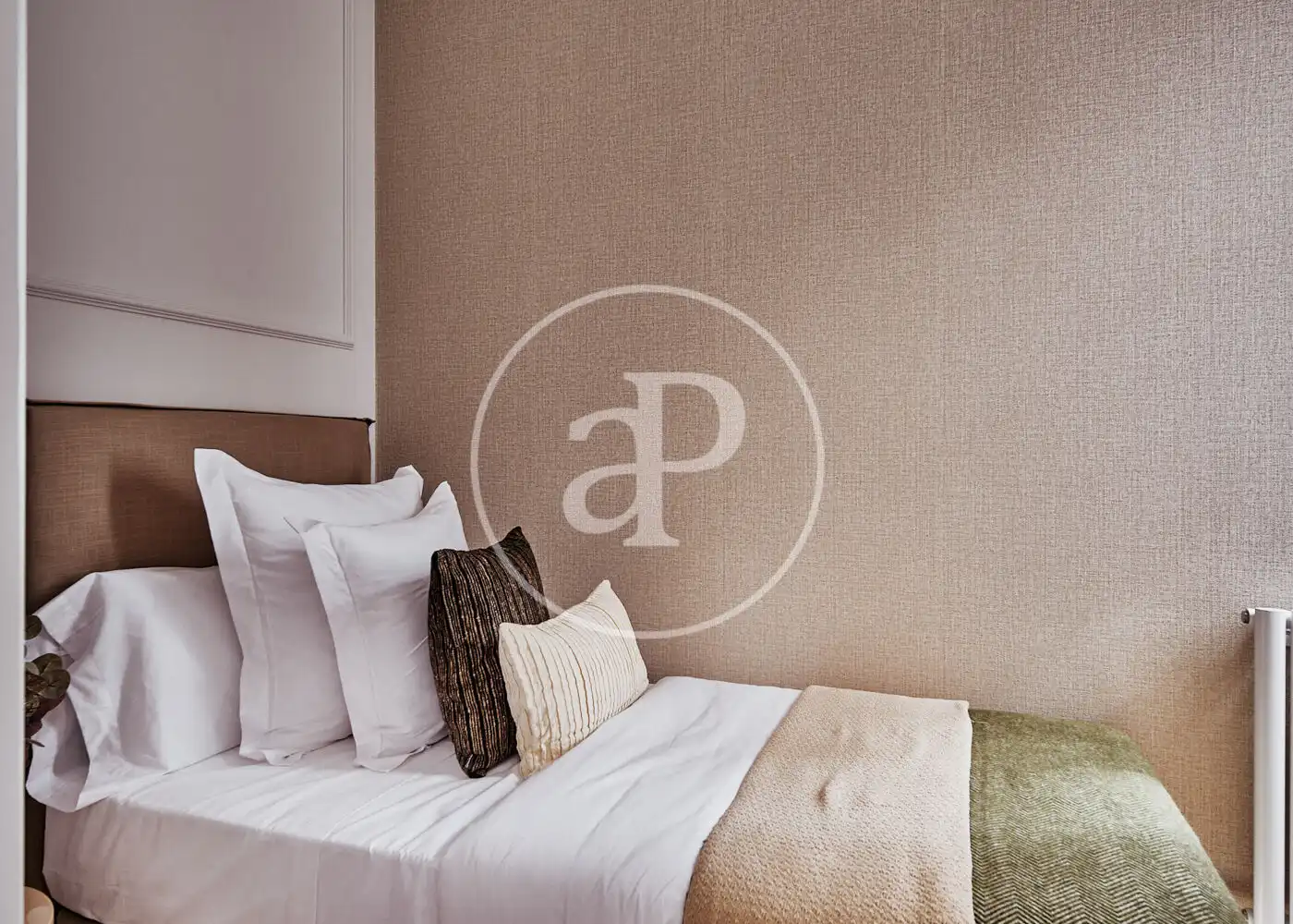 Bedroom of Flat for sale in Madrid  with Air Conditioner, Heating and Terrace