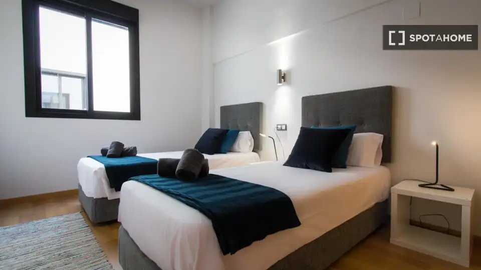 Dormitori de Apartament per a compartir en Málaga amb Aire condicionat, Calefacció i Terrassa