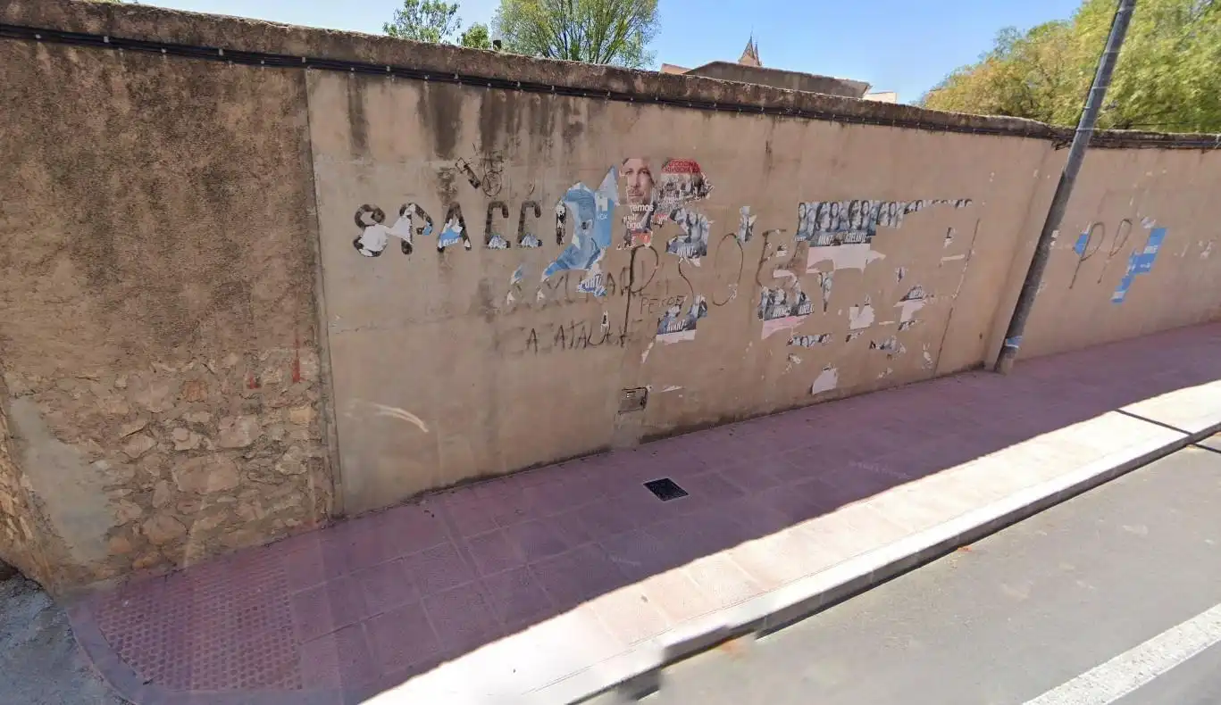 Lands and plots for sale in Algueña