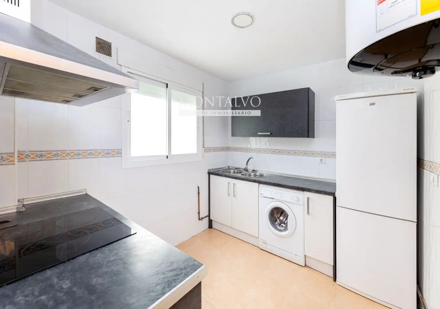 Kitchen of Flat for sale in Atarfe  with Heating and Terrace