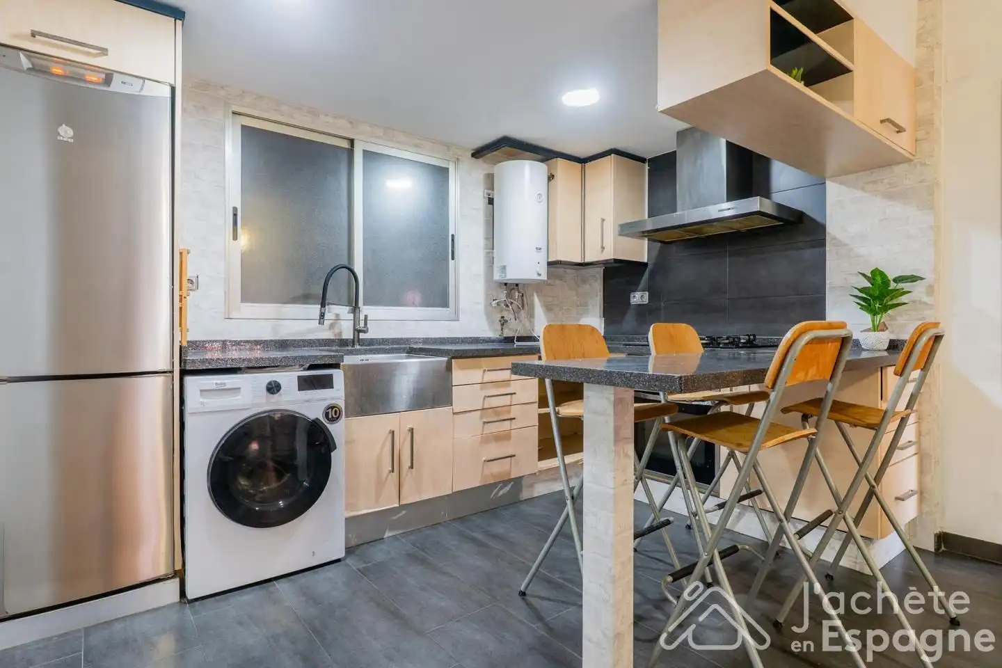 Kitchen of Flat for sale in Valencia  with Heating