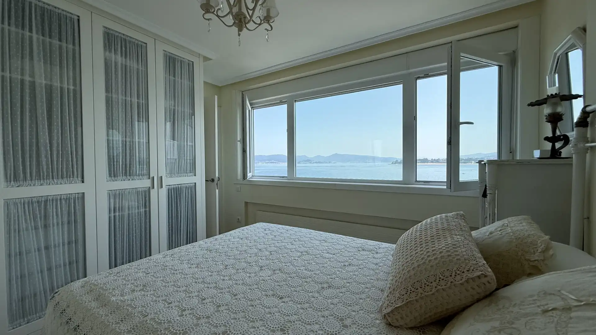 Habitación de Piso en venta en Vigo  con Calefacción, Jardín privado y Amueblado