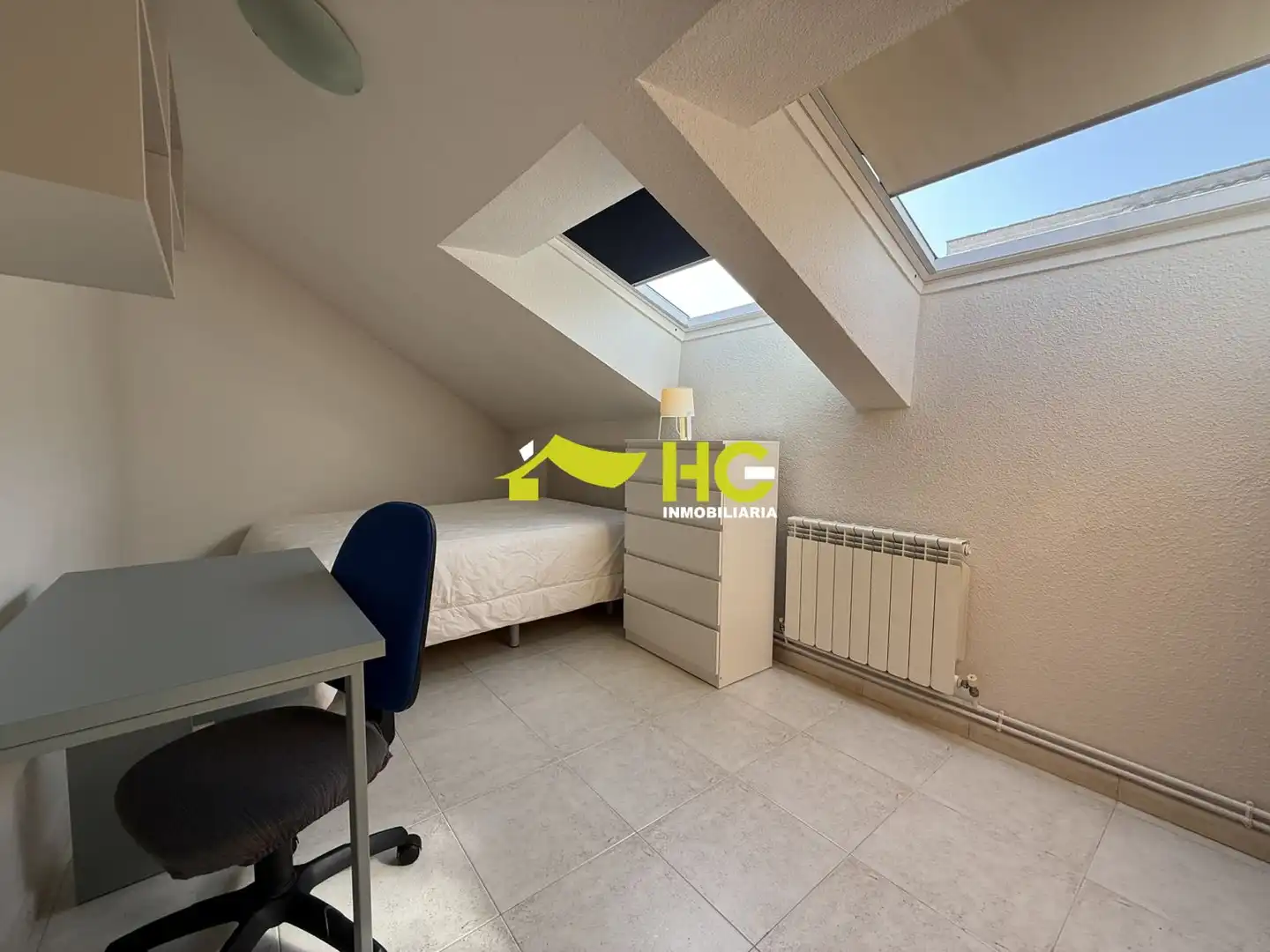 Habitación de Dúplex de alquiler en Villaviciosa de Odón con Aire acondicionado, Calefacción y Terraza