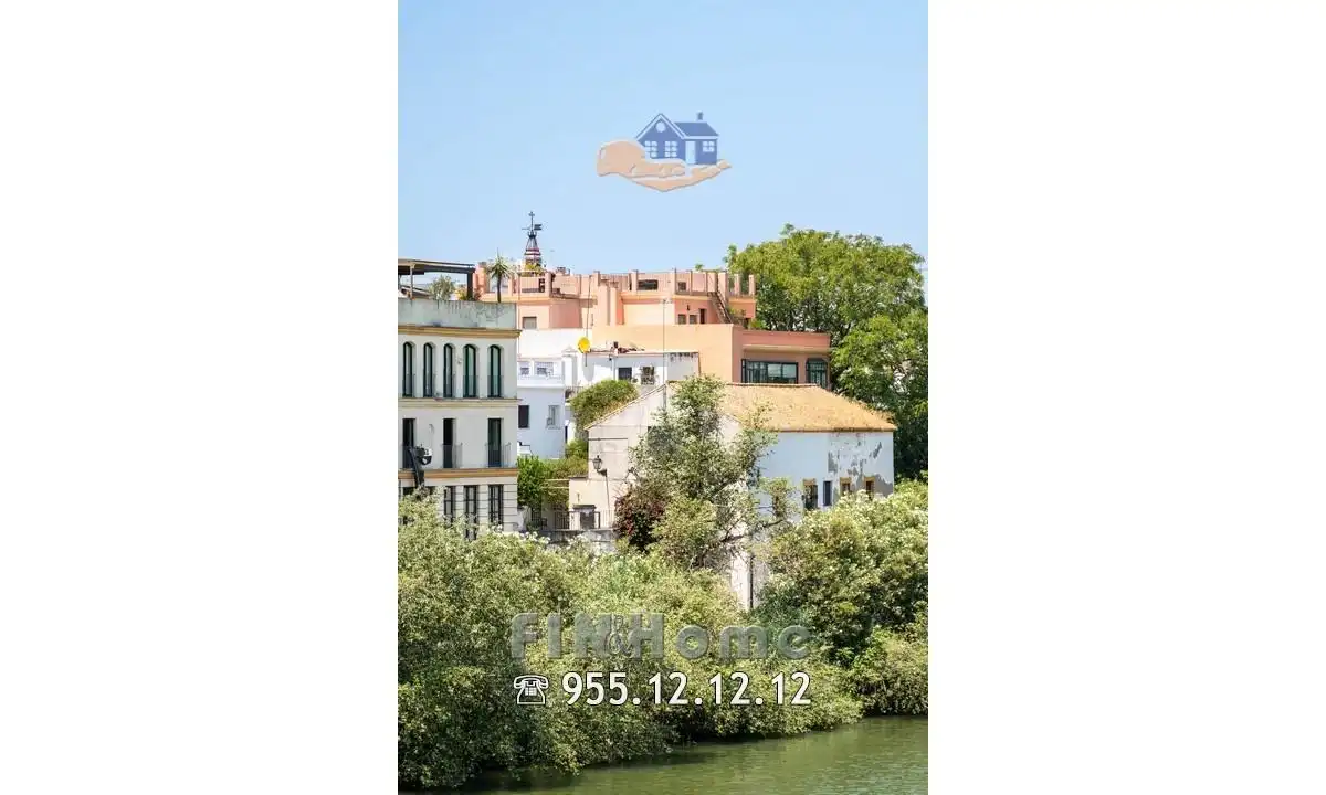 Vista exterior de Ático de alquiler en Sevilla con Aire acondicionado, Calefacción y Jardín privado