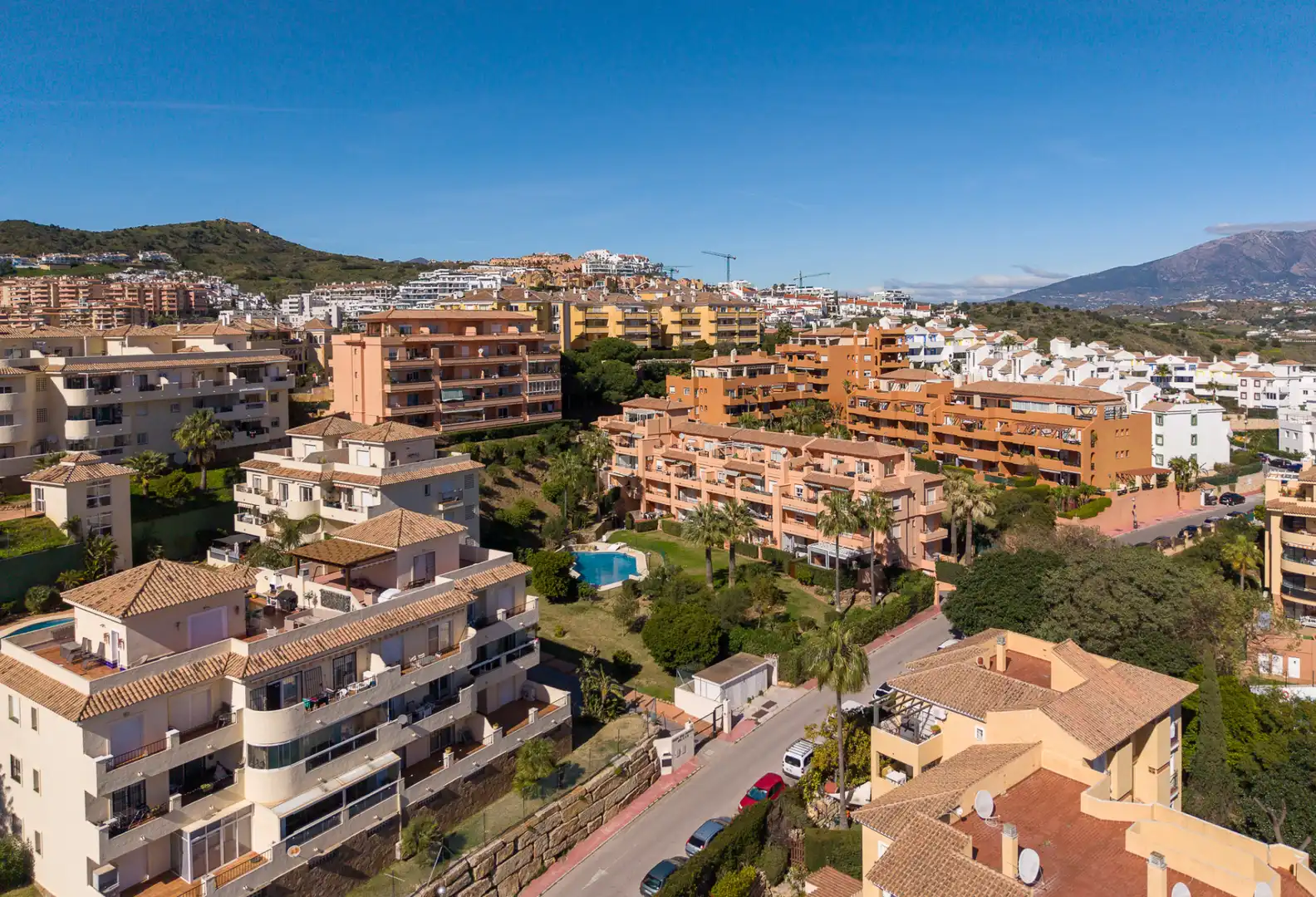 Vista exterior de Dúplex en venda en Mijas amb Terrassa, Piscina i Moblat