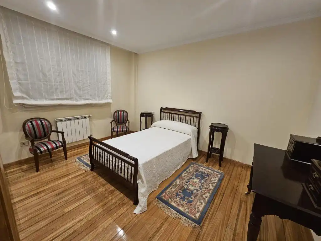 Habitación de Piso en venta en Boiro con Calefacción, Parquet y Trastero