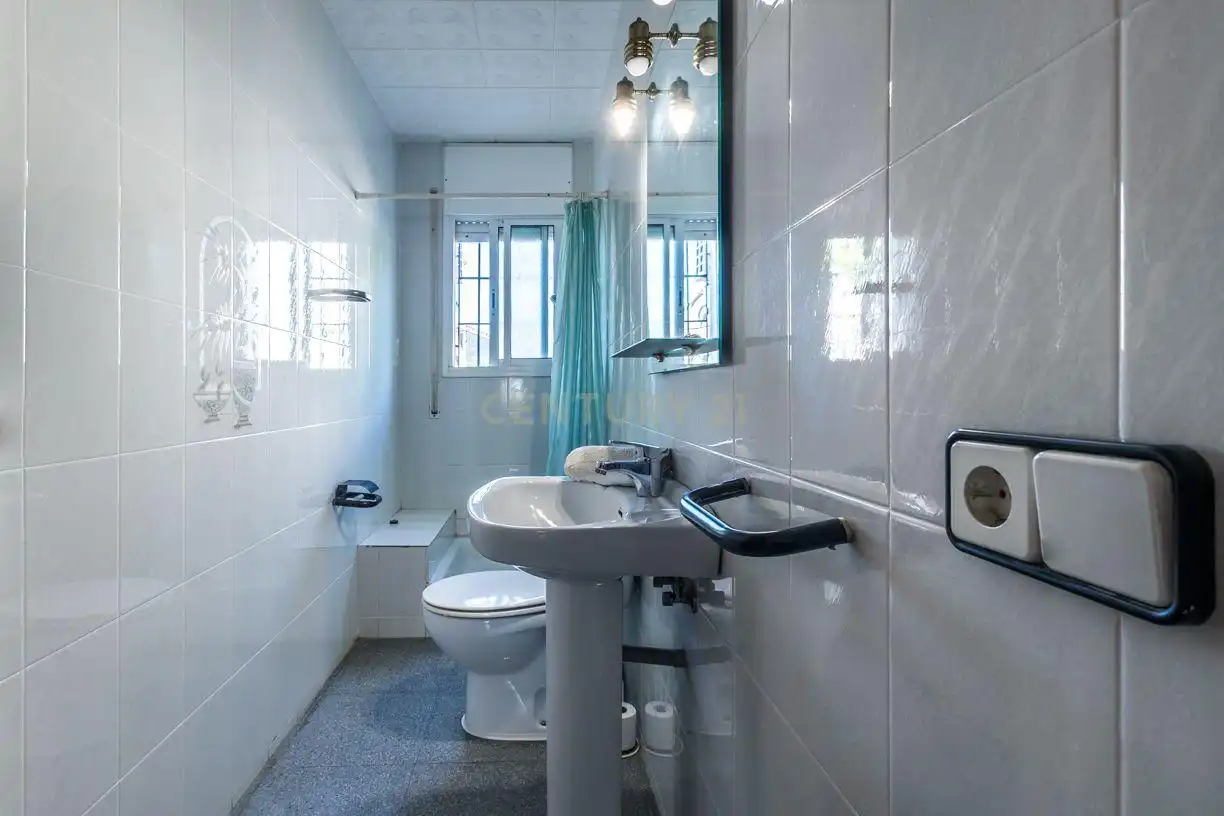 House with pool for sale in Carrer de les Orquídies, Viladecans, Spain, imagen 19