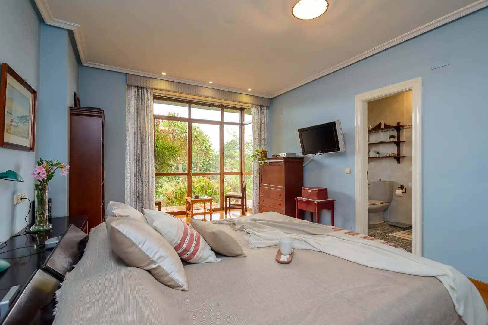 Habitación de Casa o chalet en venta en Oviedo  con Calefacción, Jardín privado y Parquet