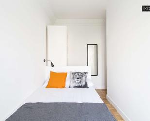 Bedroom of Flat to share in  Madrid Capital  with Air Conditioner and Terrace