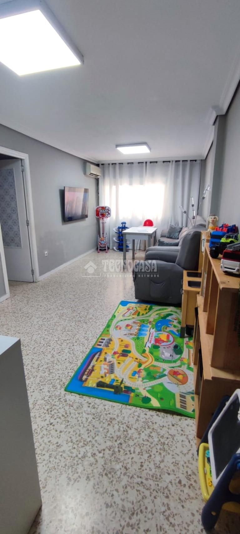 Sala de estar de Piso en venta en Alcalá de Guadaira con Aire acondicionado