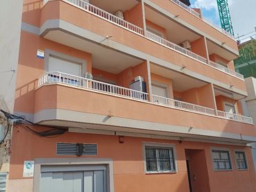 Pis amb balcó en venda a Calle de Pedro Lorca 111