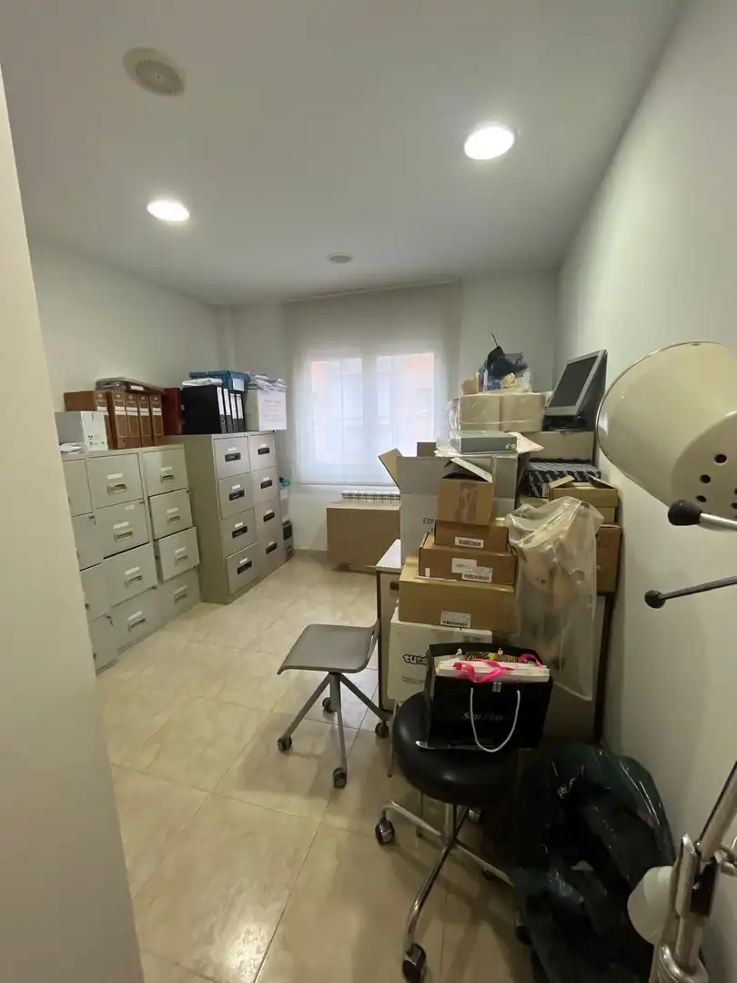 Office for rent in Salt  with Heating and Terrace