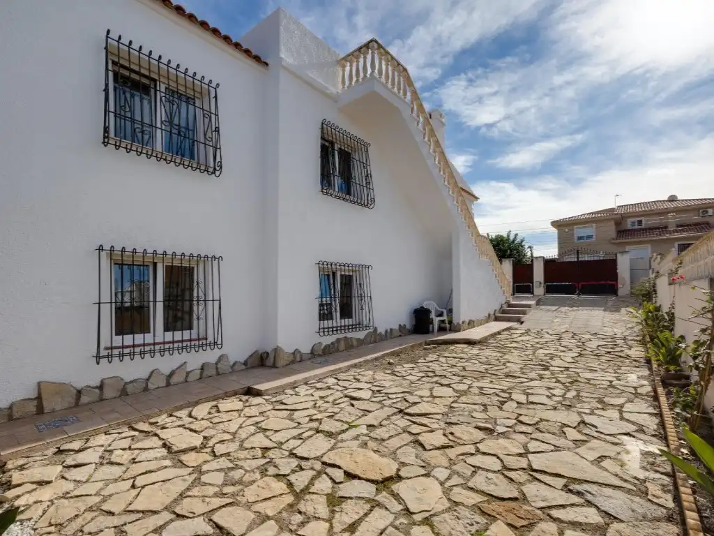 Außenansicht von Haus oder Chalet zum Verkauf in Torrevieja
