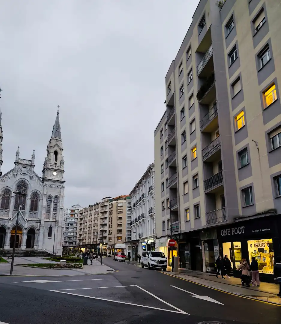 Vista exterior de Apartamento en venta en Avilés