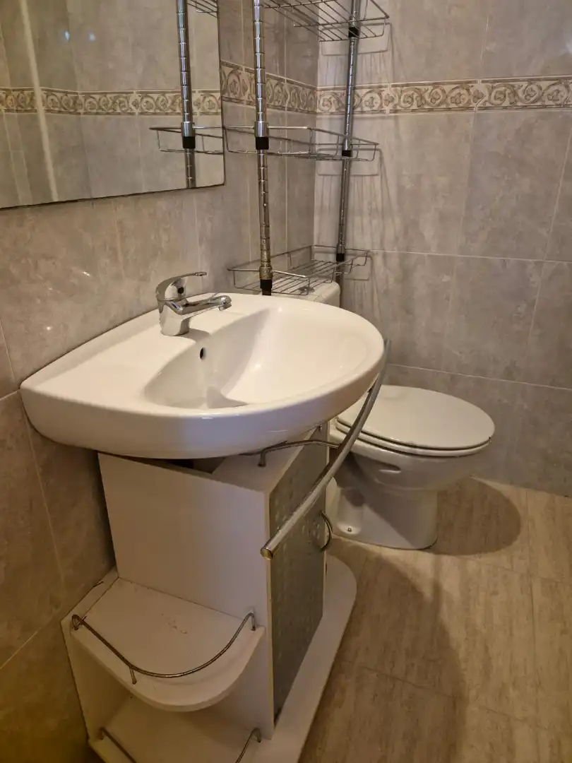 Baño de Apartamento en venta en Guardamar del Segura con Aire acondicionado, Amueblado y Lavadora