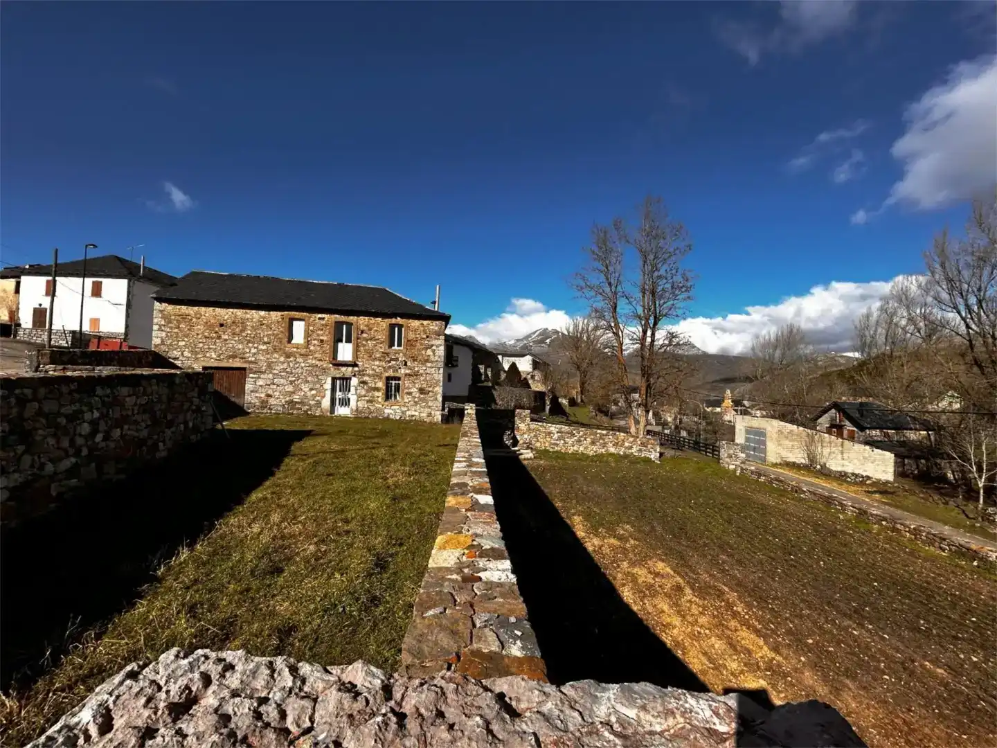 Vista exterior de Piso en venta en Cabrillanes con Jardín privado