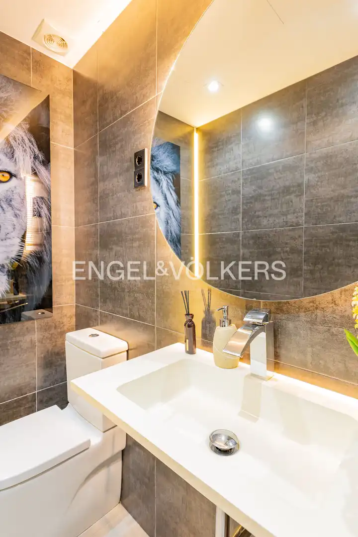 Bathroom of Flat for sale in Madrid  with Air Conditioner, Heating and Furnished