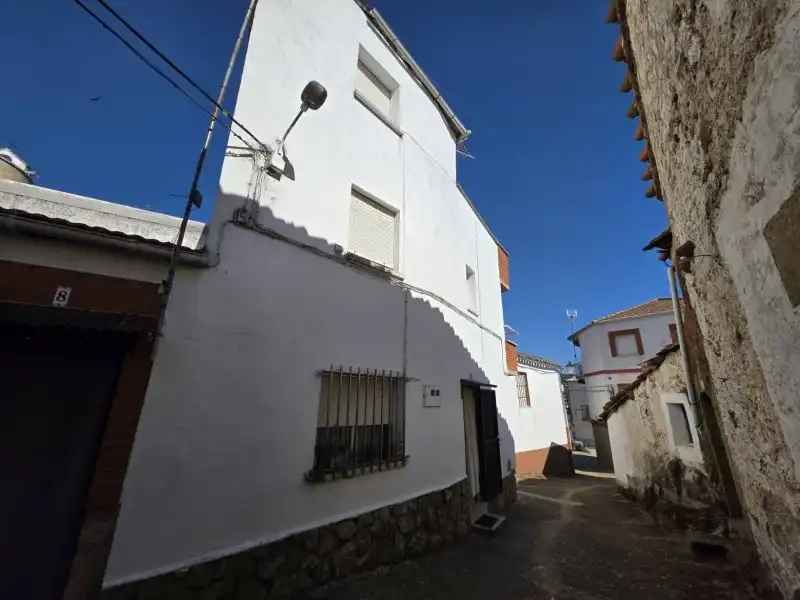 Vista exterior de Casa o chalet en venta en Oliva de Plasencia con Calefacción y Jardín privado
