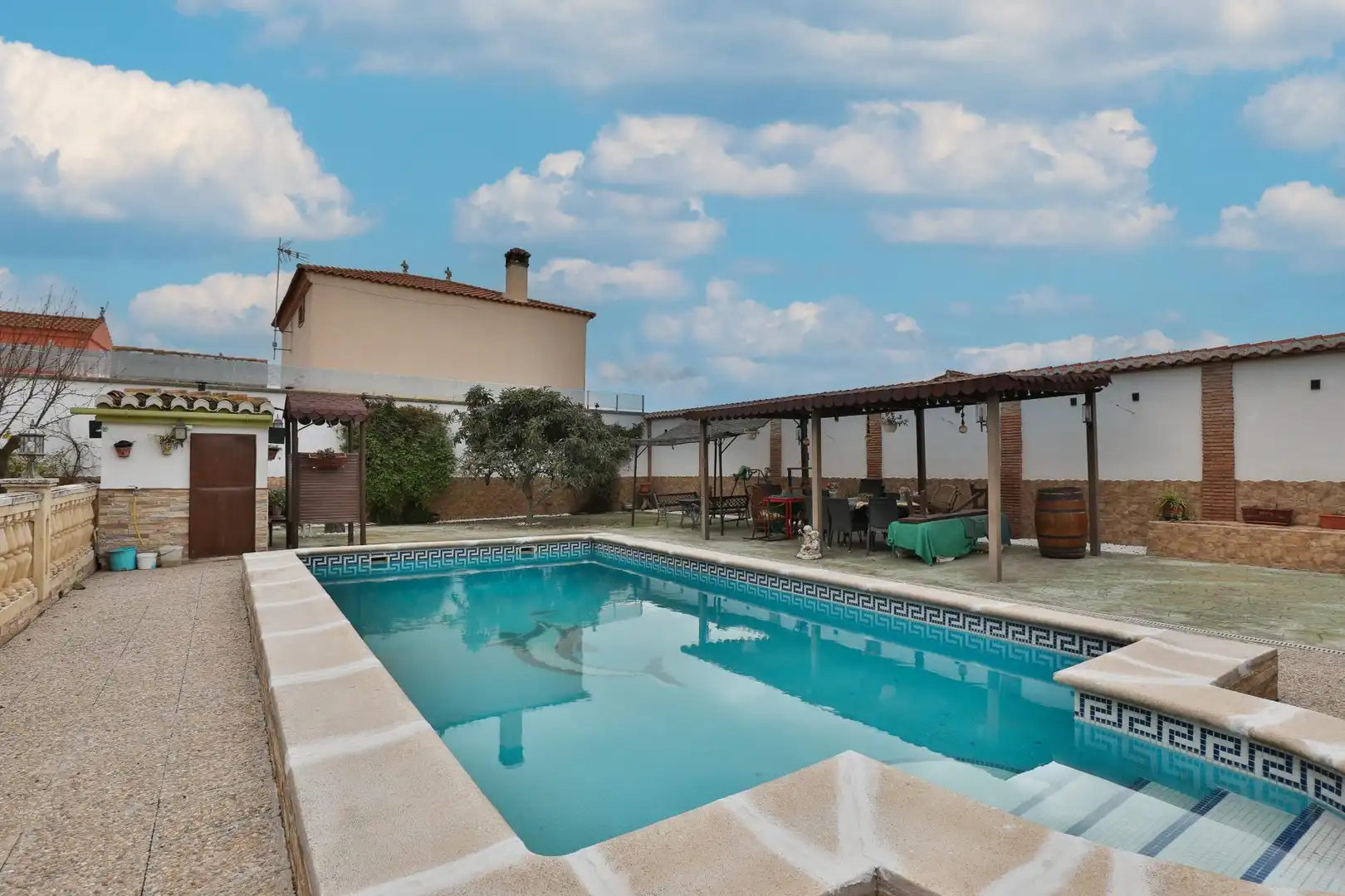 Casa amb piscina en venda a DISEMINADOS (VIV. UNIF), imagen 2