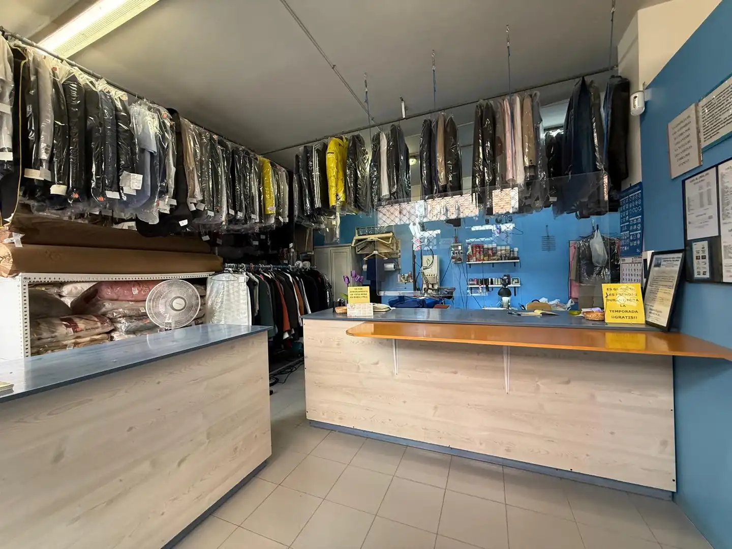 Commercial properties for sale in Santa Coloma de Gramenet  with Air Conditioner